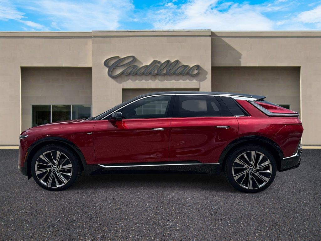 New 2026 Cadillac Lyriq Signature Luxury w/ LPO, Floor Liner Package RWD image 6