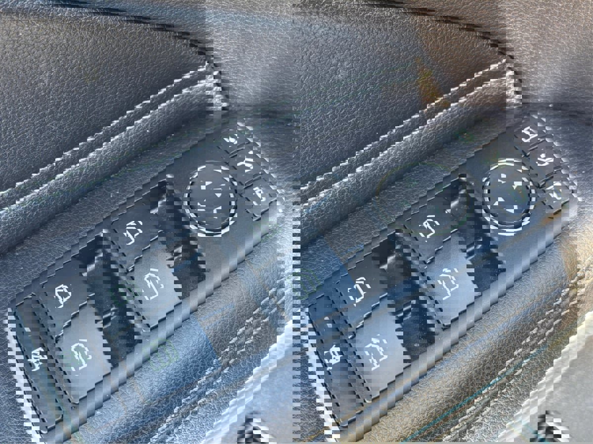 Used 2018 Mercedes-Benz GLS 550 4MATIC w/ Driver Assistance Package image 33