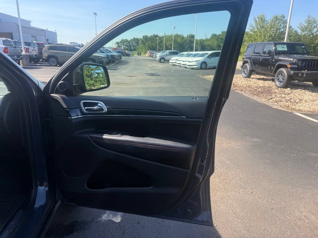 Used 2018 Jeep Grand Cherokee Trailhawk w/ Trailhawk Luxury Group AWD/4WD image 56