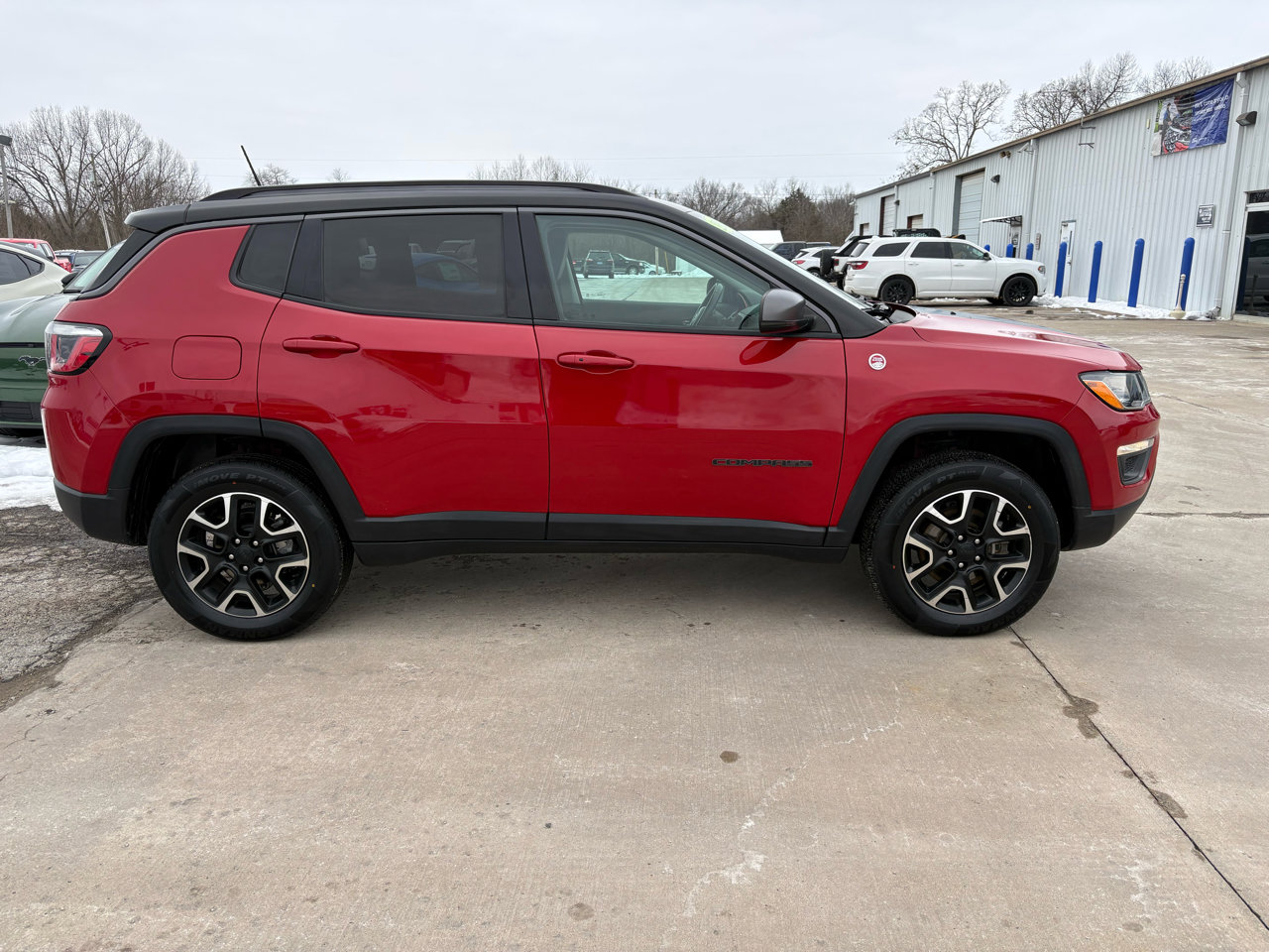 Used 2020 Jeep Compass Trailhawk image 2