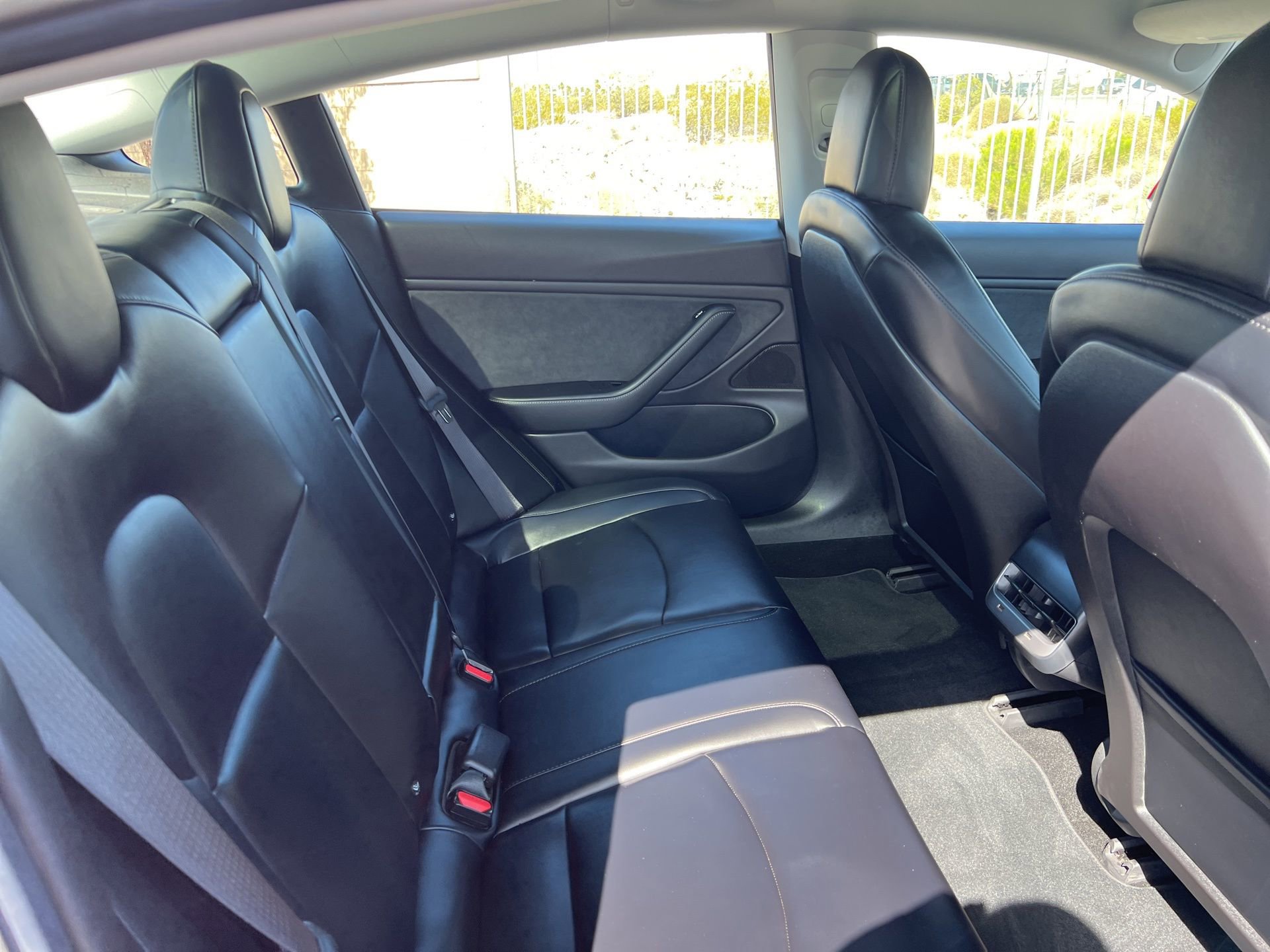 Used 2018 Tesla Model 3 Long Range RWD image 16