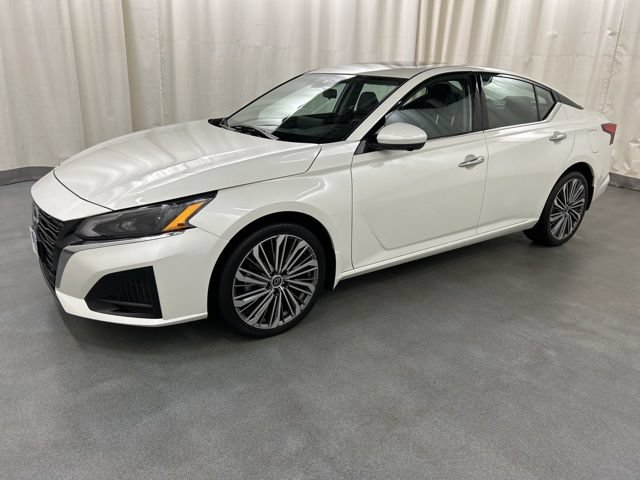 Used 2023 Nissan Altima 2.5 SL AWD/4WD image 2