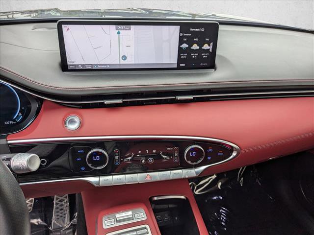 Used 2023 Genesis GV70 2.5T w/ Sport Prestige Package image 13