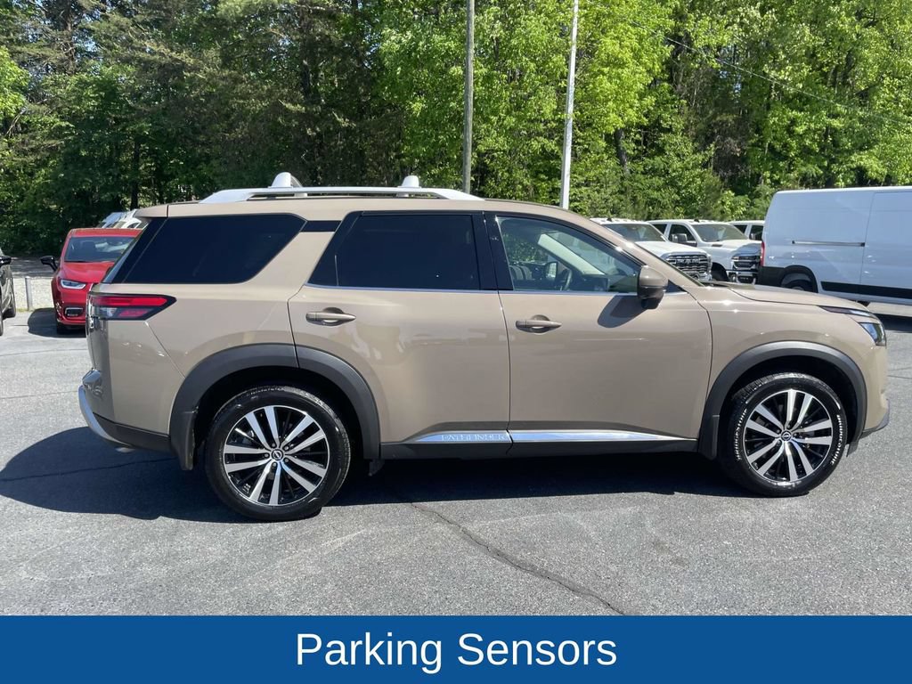Used 2025 Nissan Pathfinder Platinum AWD/4WD image 9