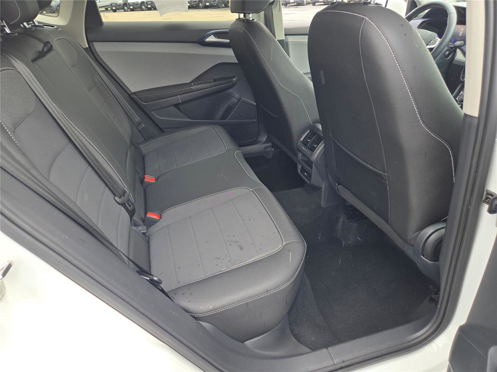 Used 2024 Volkswagen Taos SE FWD image 9