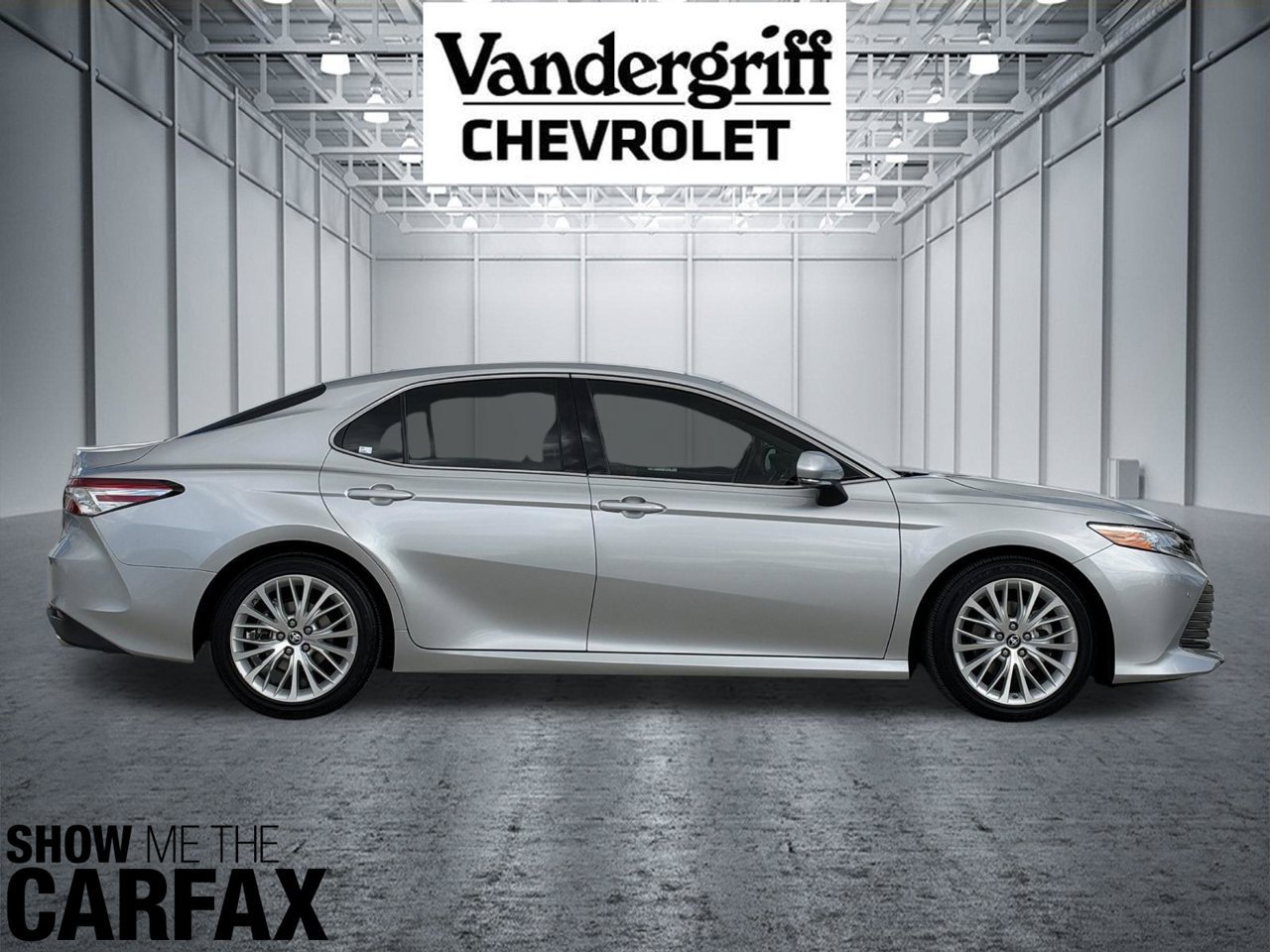 Used 2018 Toyota Camry XLE FWD image 3