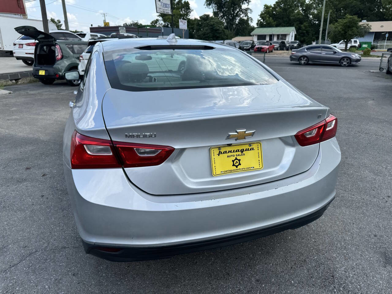 Used 2018 Chevrolet Malibu LT image 4