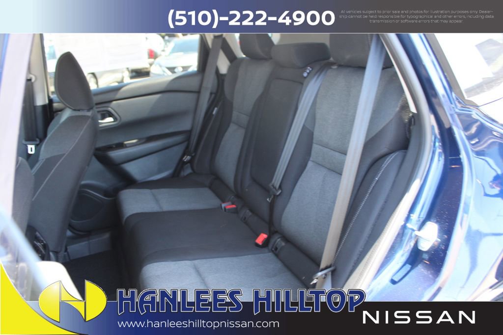 Used 2025 Nissan Rogue SV FWD image 16