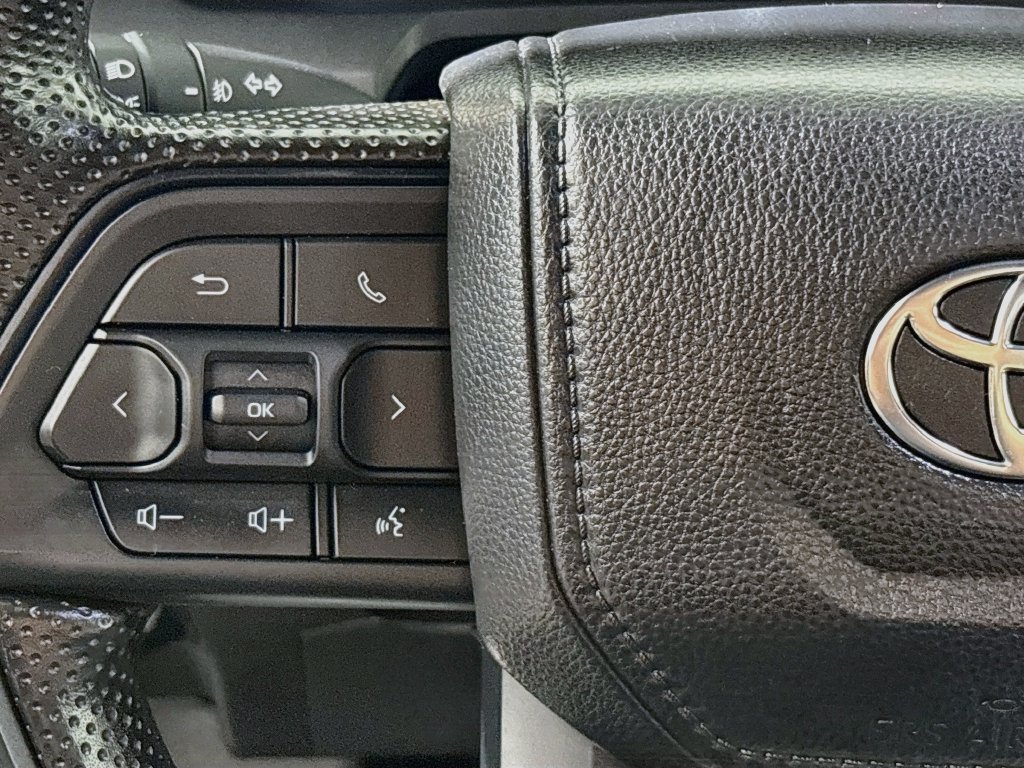 Used 2024 Toyota Tacoma SR5 AWD/4WD image 16