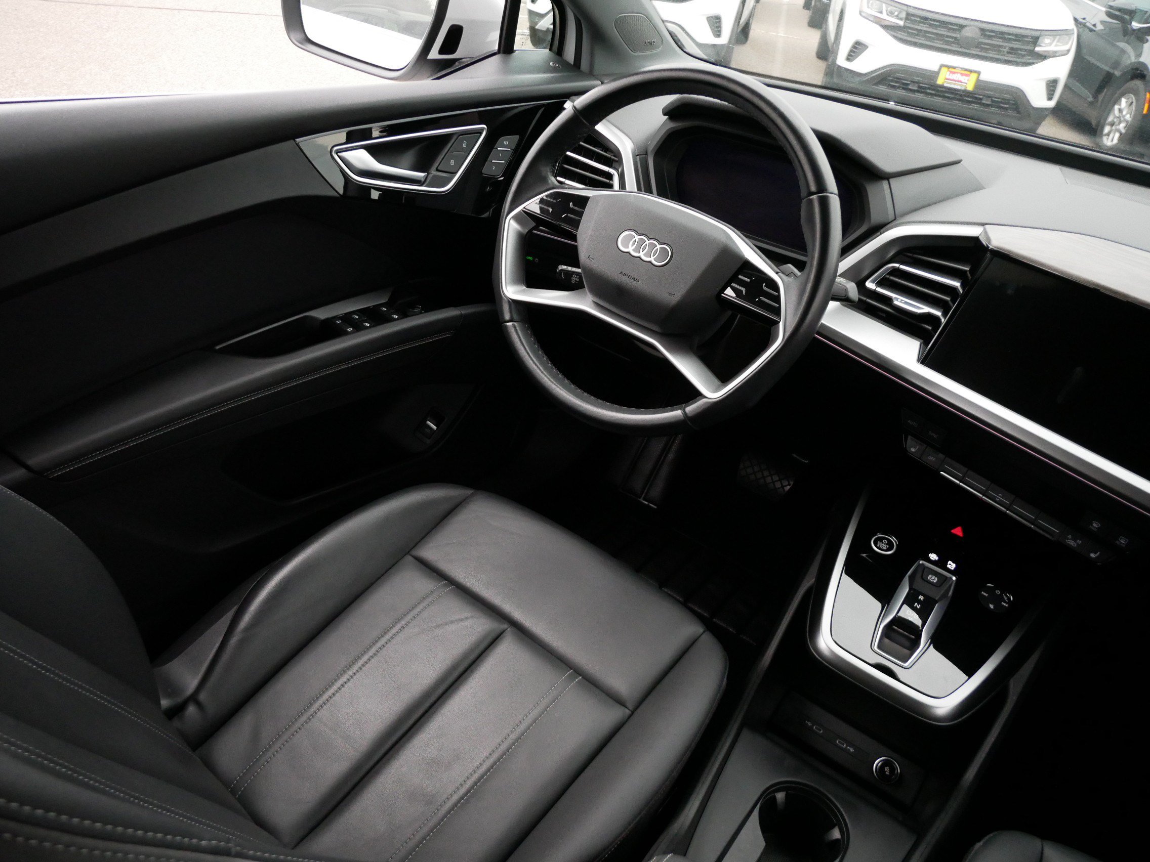 Used 2023 Audi Q4 e-tron Premium Plus w/ Premium Plus AWD/4WD image 9