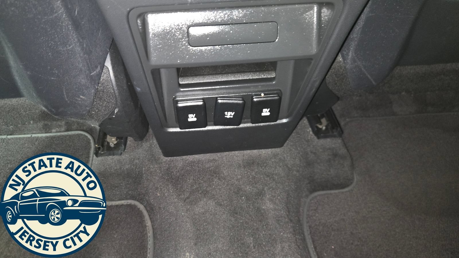 Used 2019 Land Rover Discovery Sport HSE AWD/4WD image 28
