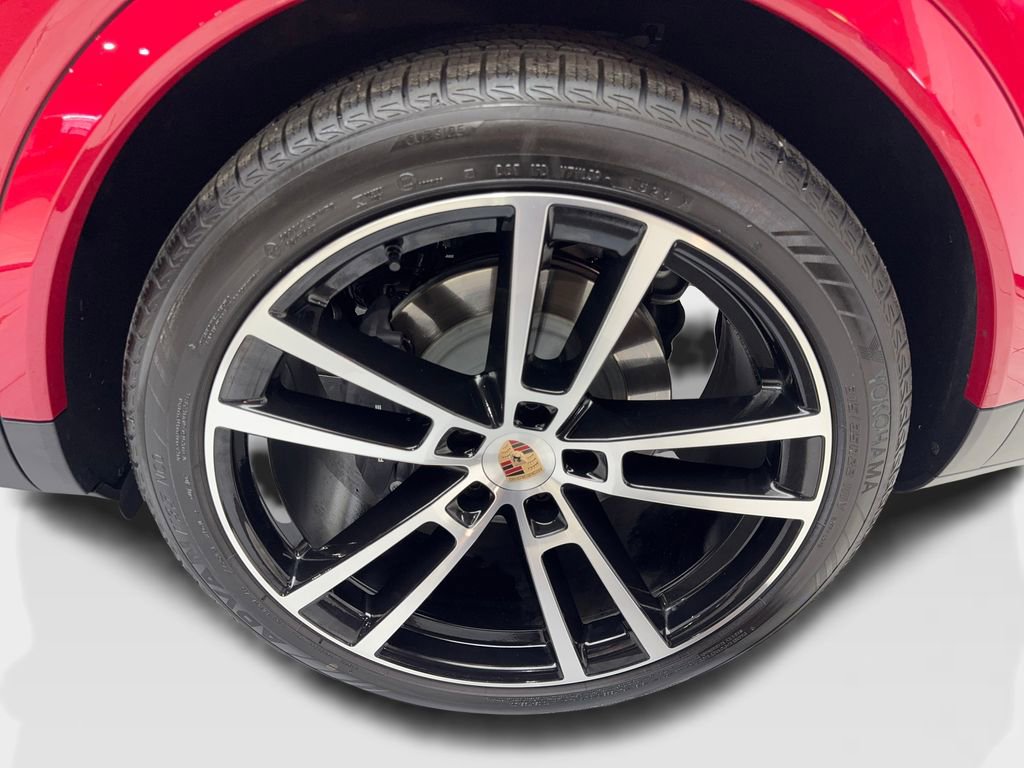 Used 2026 Porsche Cayenne Coupe image 89