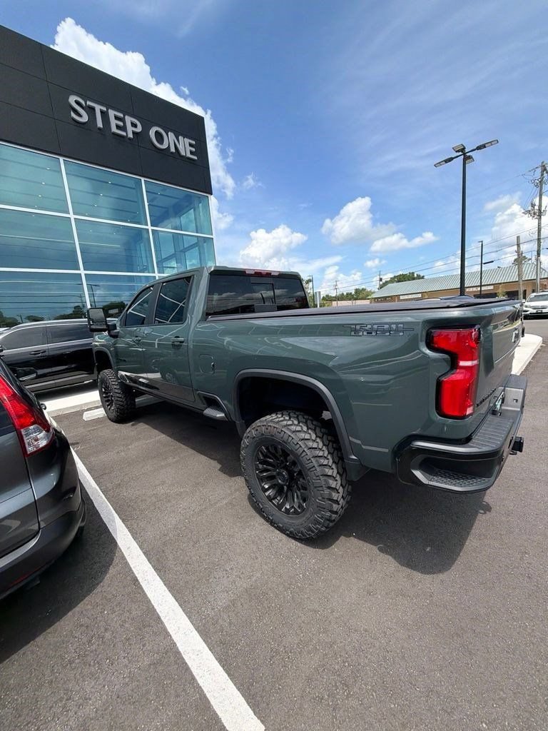 Used 2025 Chevrolet Silverado 2500 LT w/ Trail Boss Package AWD/4WD image 5