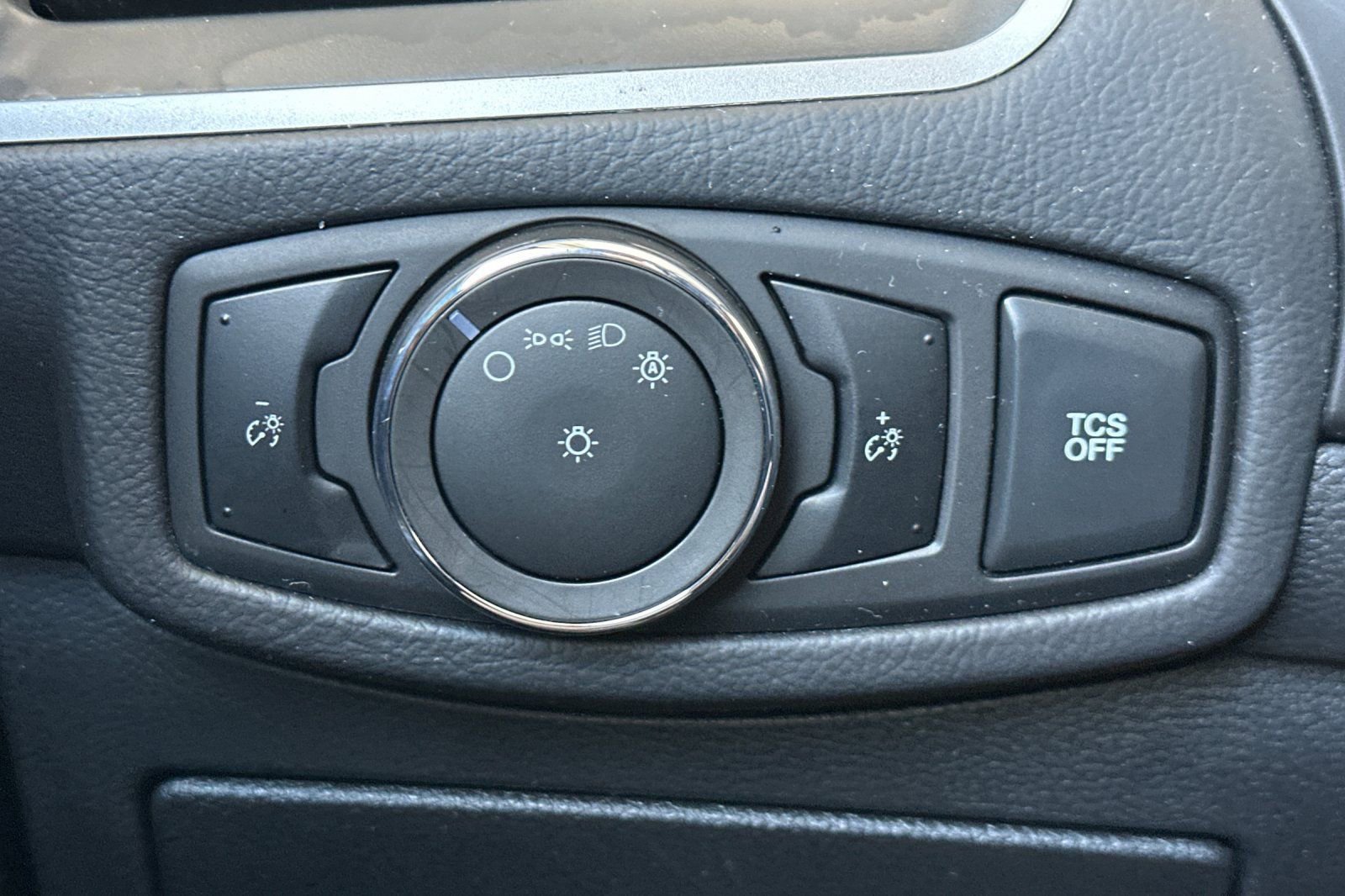 Used 2024 Ford Edge SEL image 42