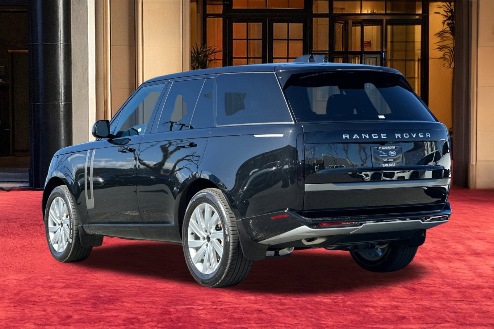 New 2026 Land Rover Range Rover SE image 4