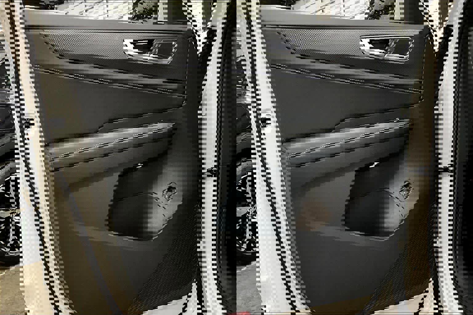 New 2026 Volkswagen Atlas Cross Sport SEL image 24