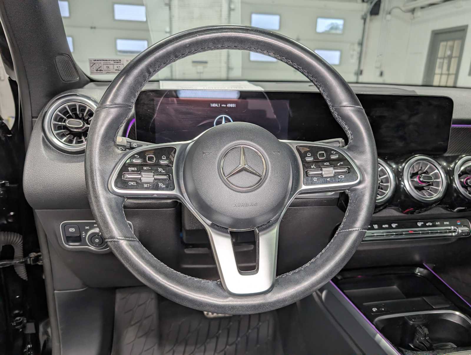 Used 2023 Mercedes-Benz GLB 250 4MATIC image 33