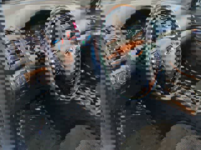 Used 2019 Ford Explorer XLT w/ Class III Trailer Tow Package FWD image 10