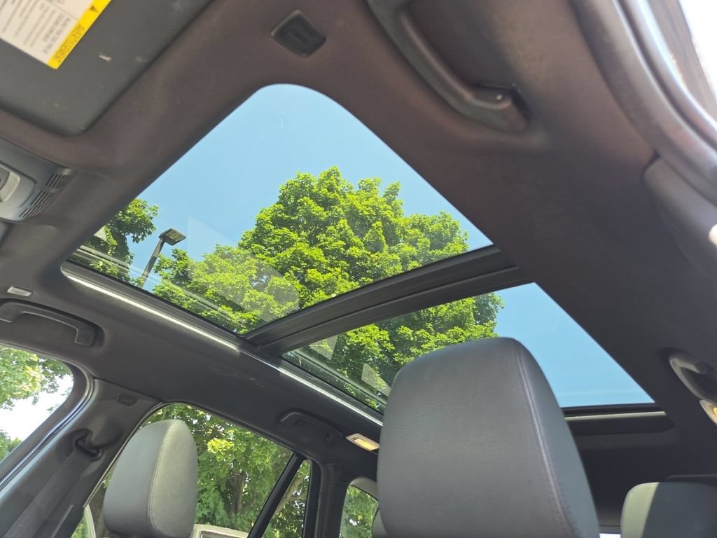 Used 2018 BMW X1 xDrive28i AWD/4WD image 3