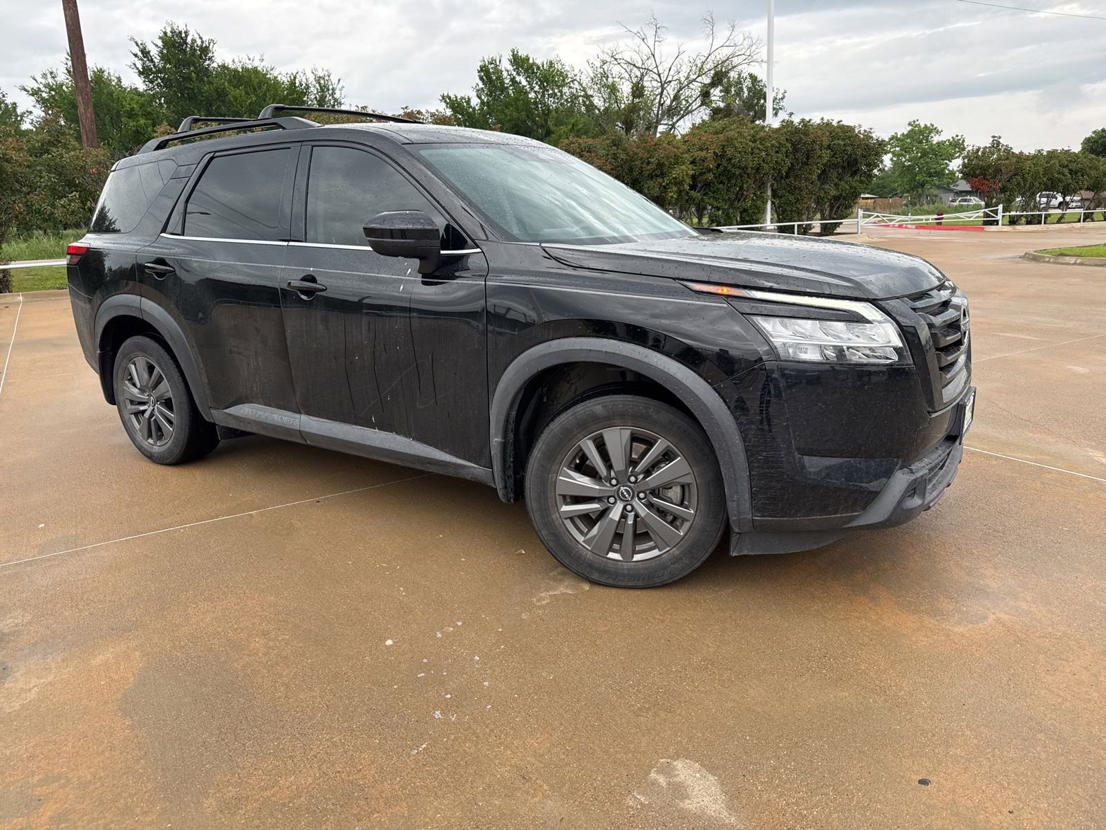 Used 2022 Nissan Pathfinder SV w/ SV Black Package FWD image 7