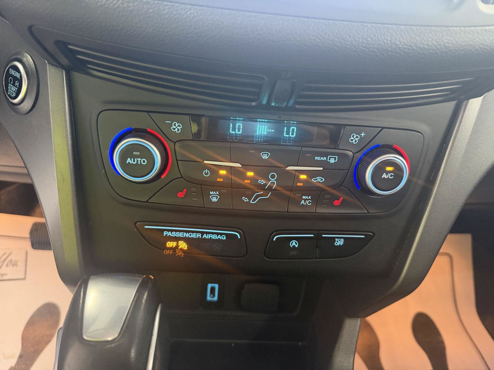 Used 2019 Ford Escape SEL AWD/4WD image 18