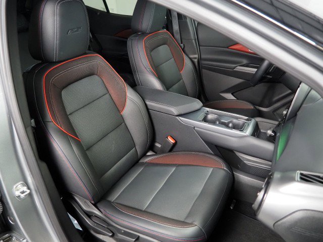 Used 2024 Chevrolet Equinox EV RS image 2