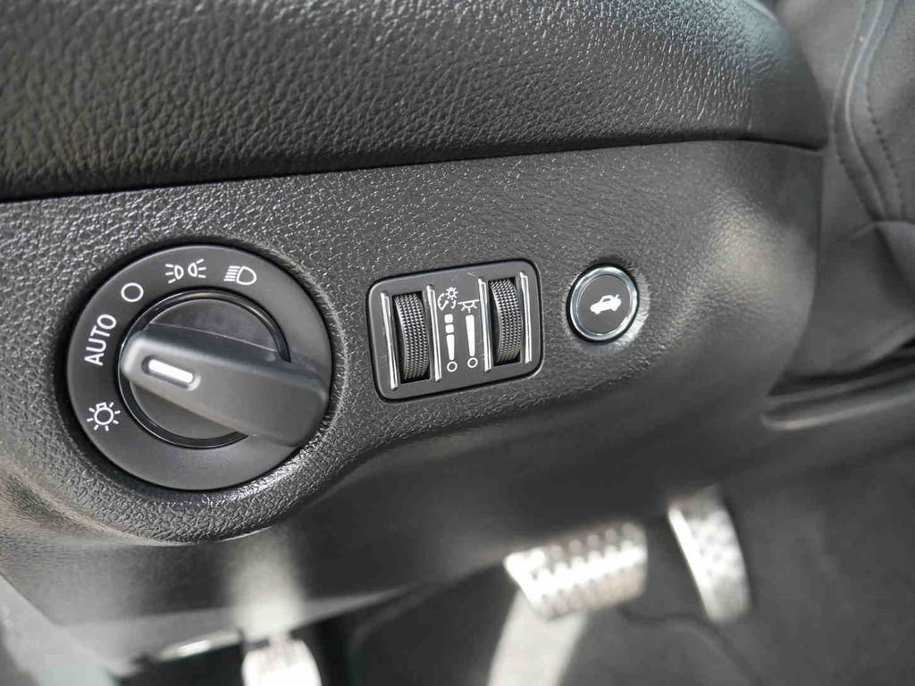 Used 2021 Dodge Challenger SRT Hellcat Redeye image 22