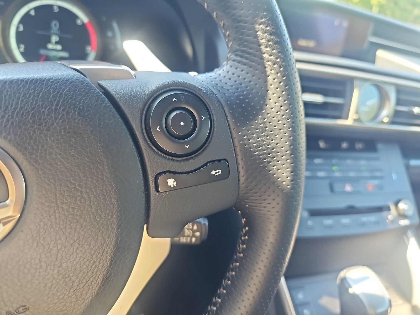 Used 2016 Lexus IS 200t RWD image 21