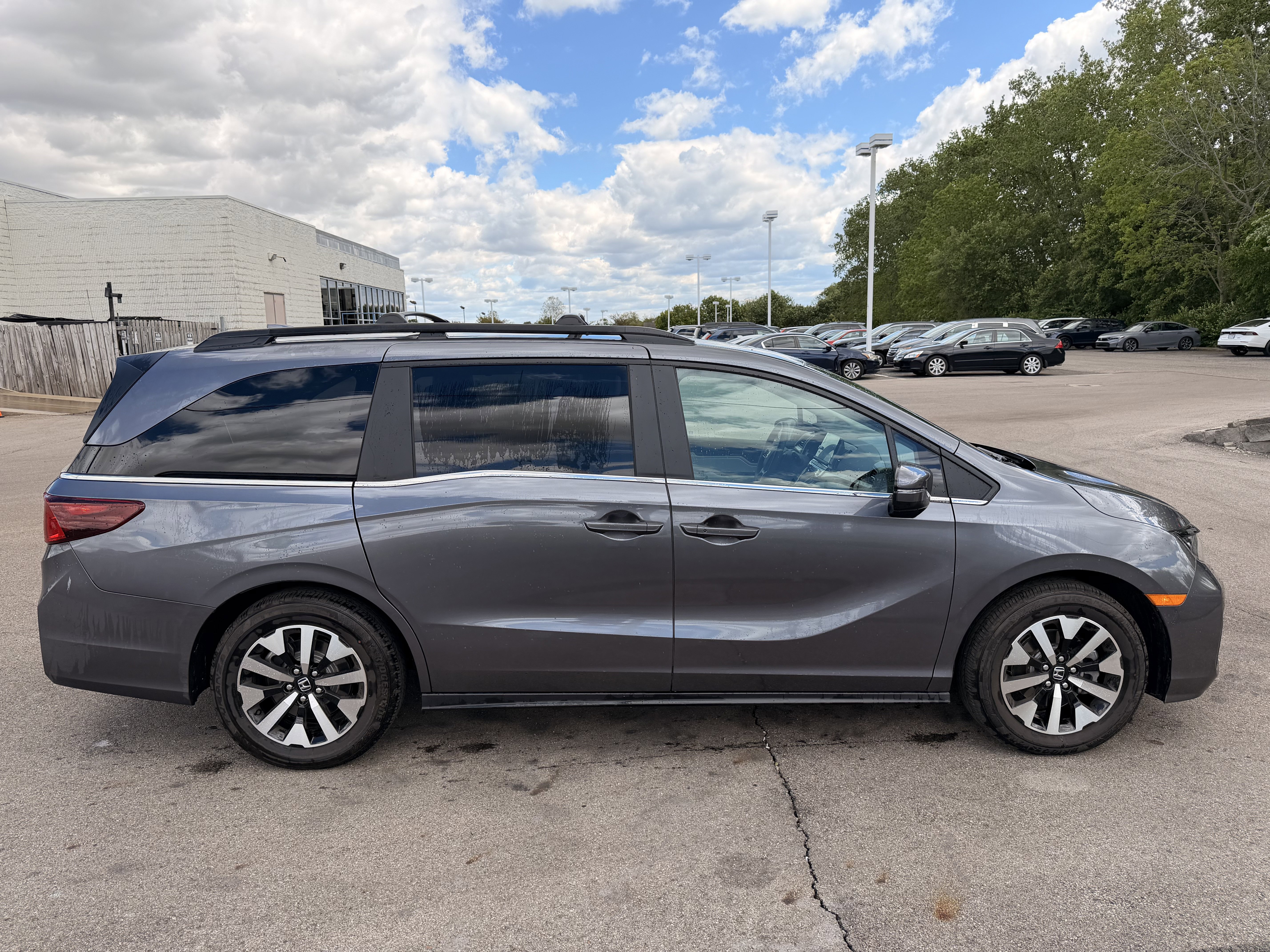 Used 2026 Honda Odyssey EX-L image 2