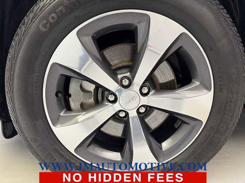 Used 2019 Jeep Cherokee Limited image 9