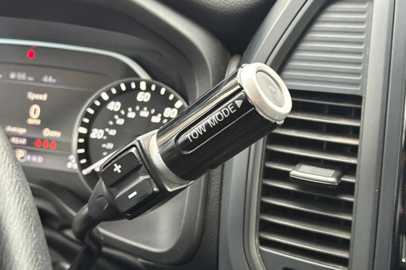 Used 2022 Nissan Titan SV w/ Accessory Utility Package image 21