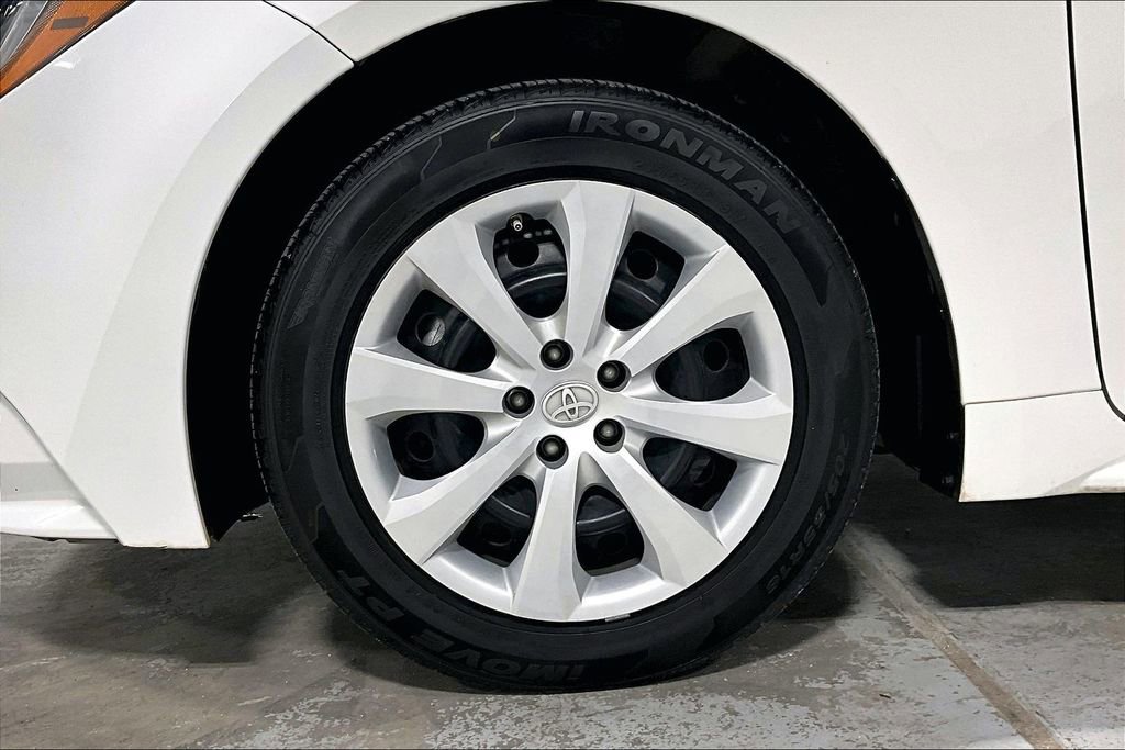 Used 2022 Toyota Corolla LE image 11