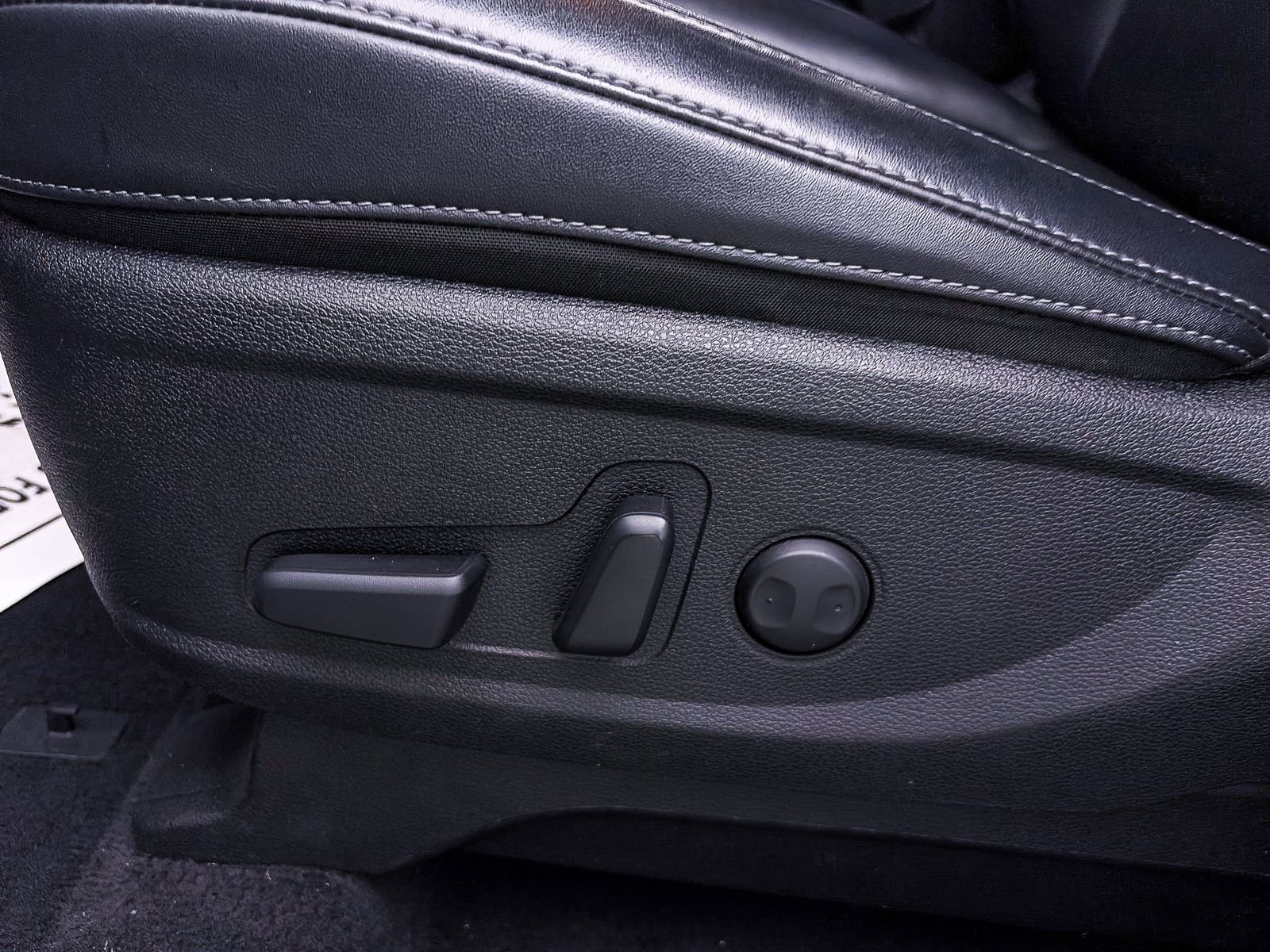 Used 2024 Kia Telluride S image 19