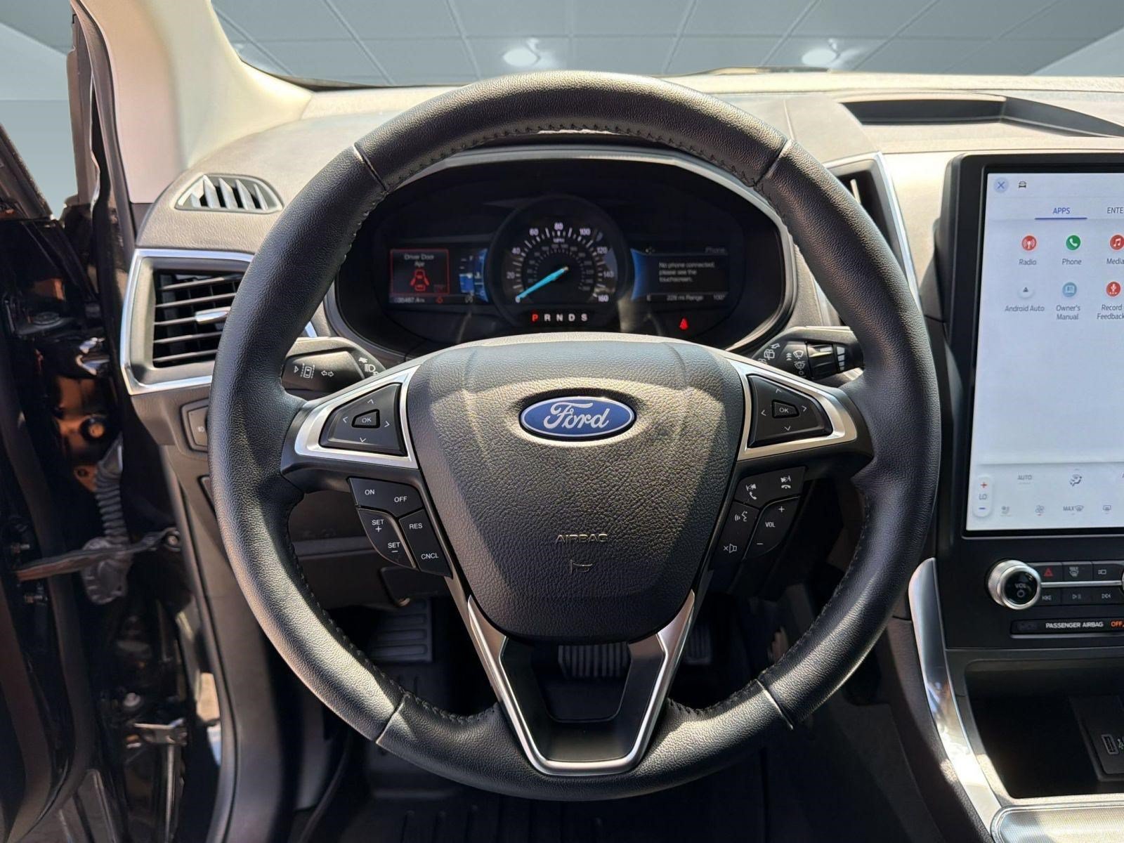 Certified 2024 Ford Edge Titanium AWD/4WD image 11