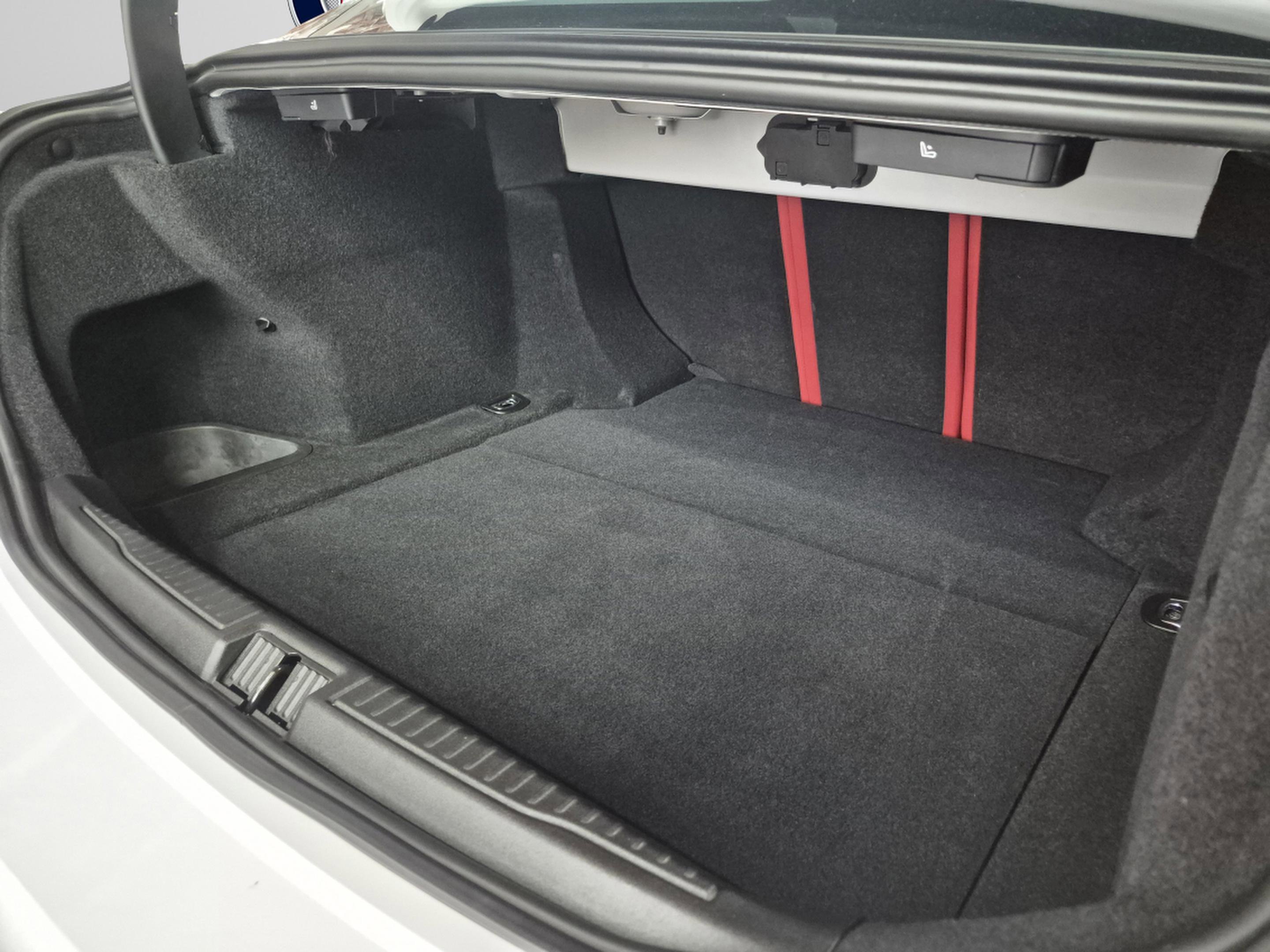 Used 2023 Alfa Romeo Giulia Veloce RWD image 9