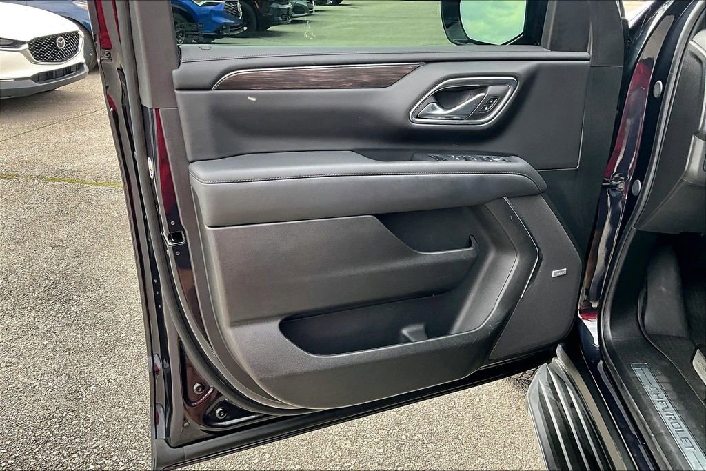 Used 2024 Chevrolet Tahoe LT w/ Luxury Package image 24