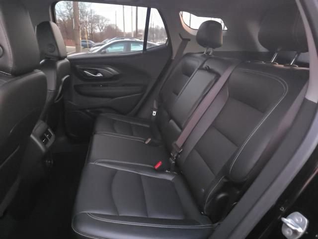 Used 2022 GMC Terrain SLT w/ Tech Package image 4