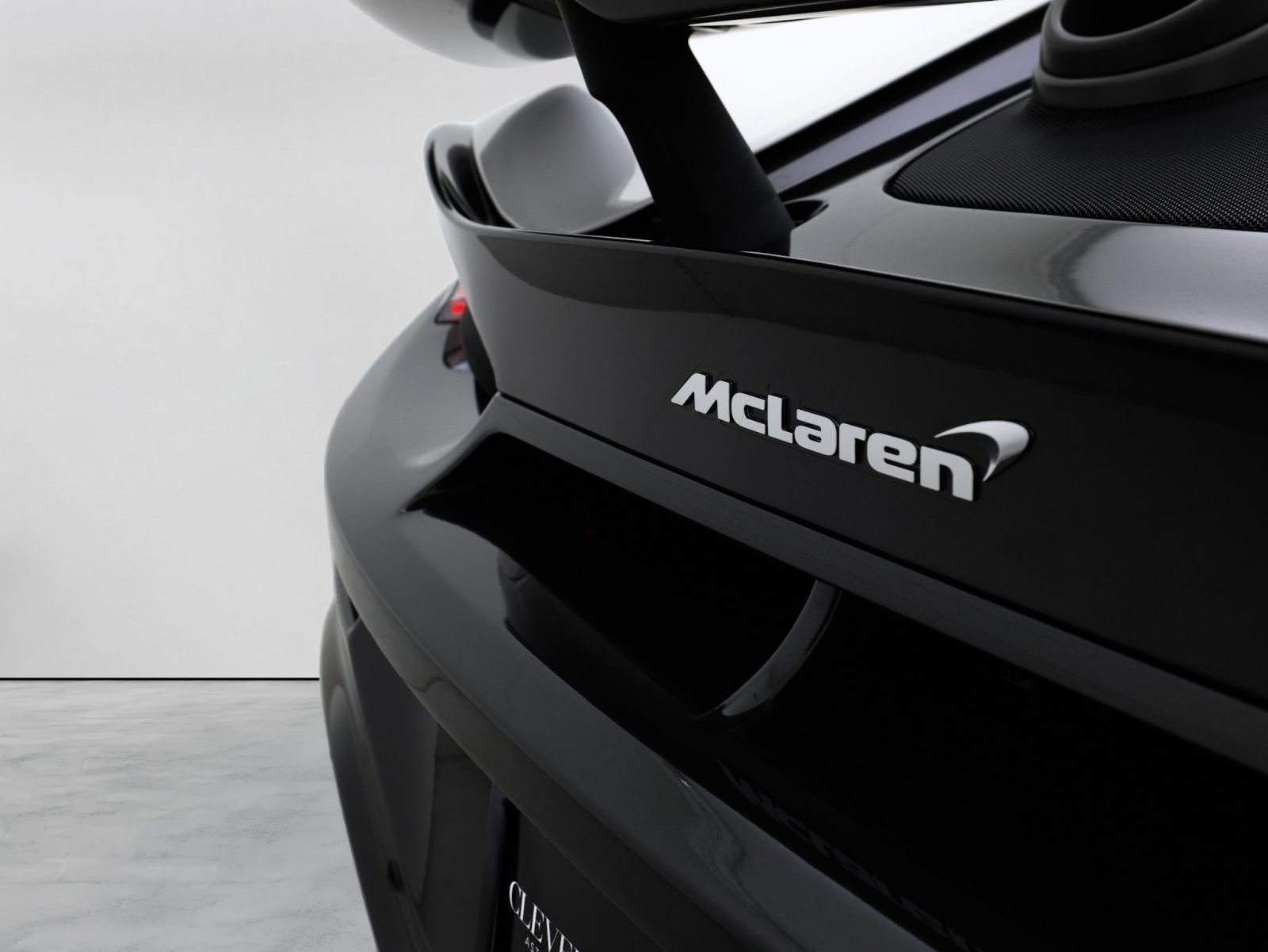Used 2020 McLaren 600LT Spider RWD image 23