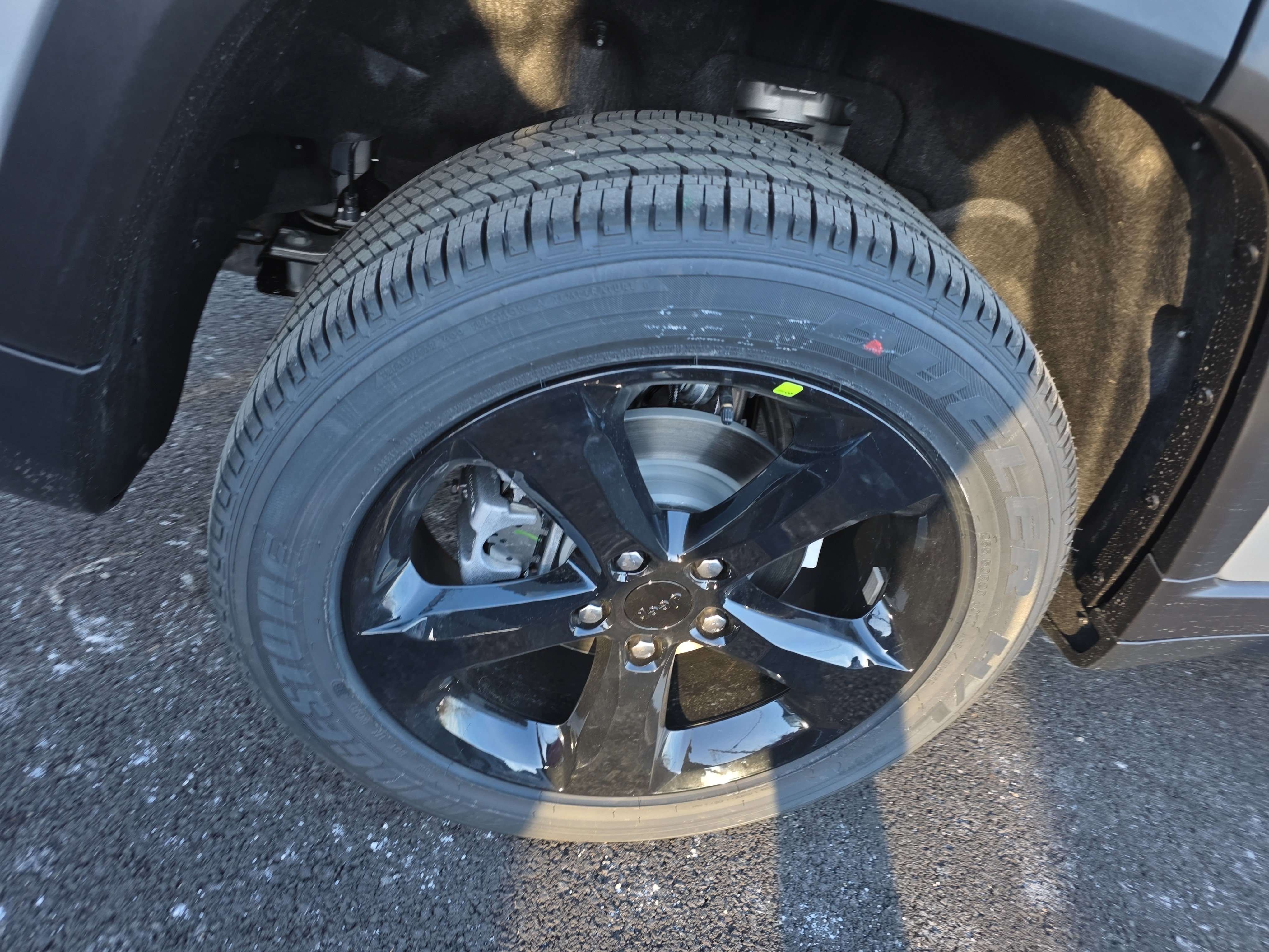 New 2025 Jeep Grand Cherokee Altitude image 28