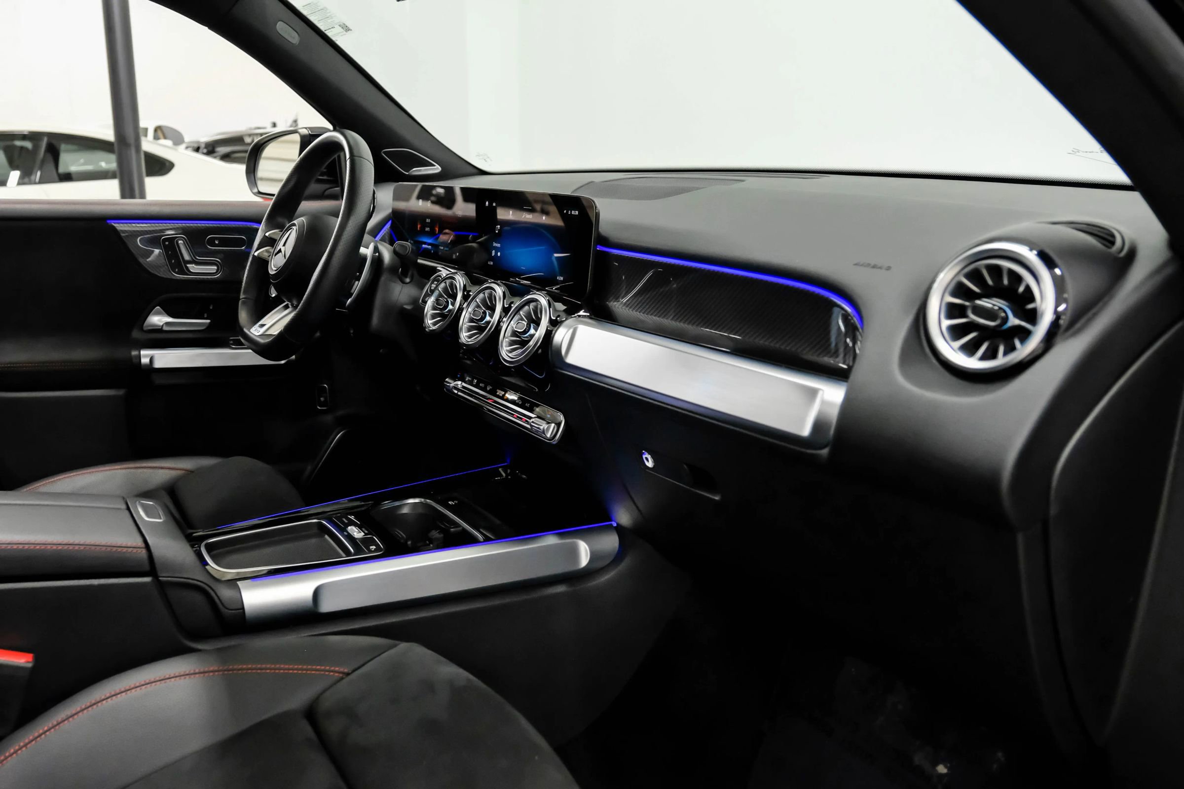 Used 2024 Mercedes-Benz GLB 35 AMG 4MATIC image 13