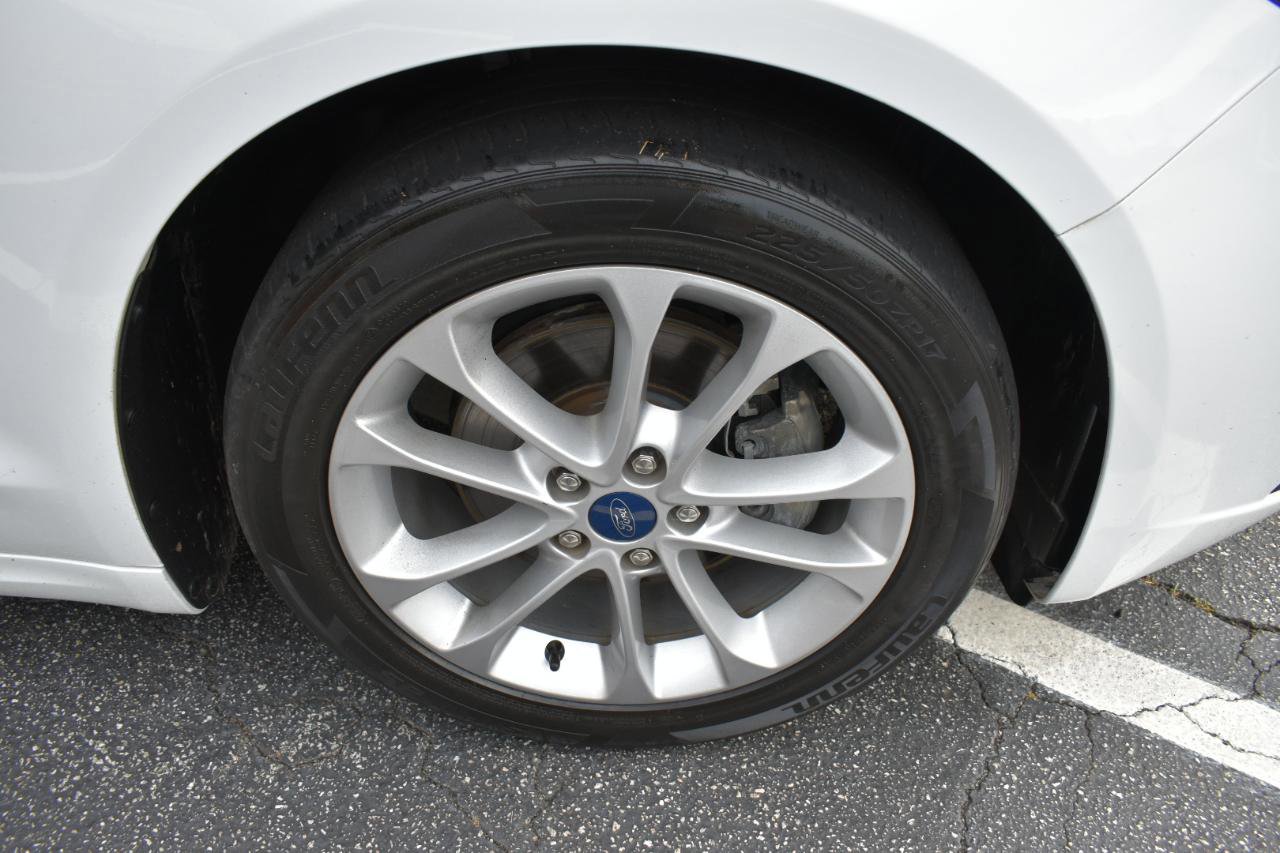Used 2020 Ford Fusion SE FWD image 29