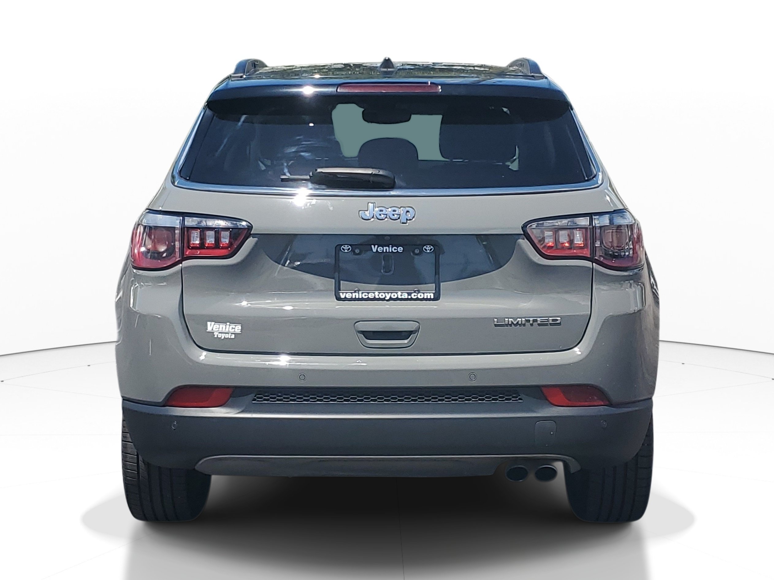 Used 2021 Jeep Compass Limited w/ Elite Interior Group FWD image 5