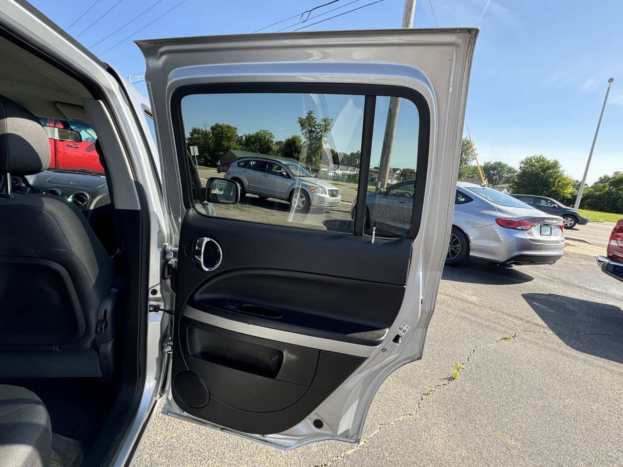 Used 2010 Chevrolet HHR LT FWD image 35