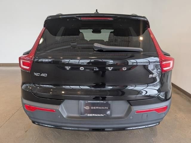 Used 2023 Volvo XC40 B5 Plus w/ Driver Assist Package image 4