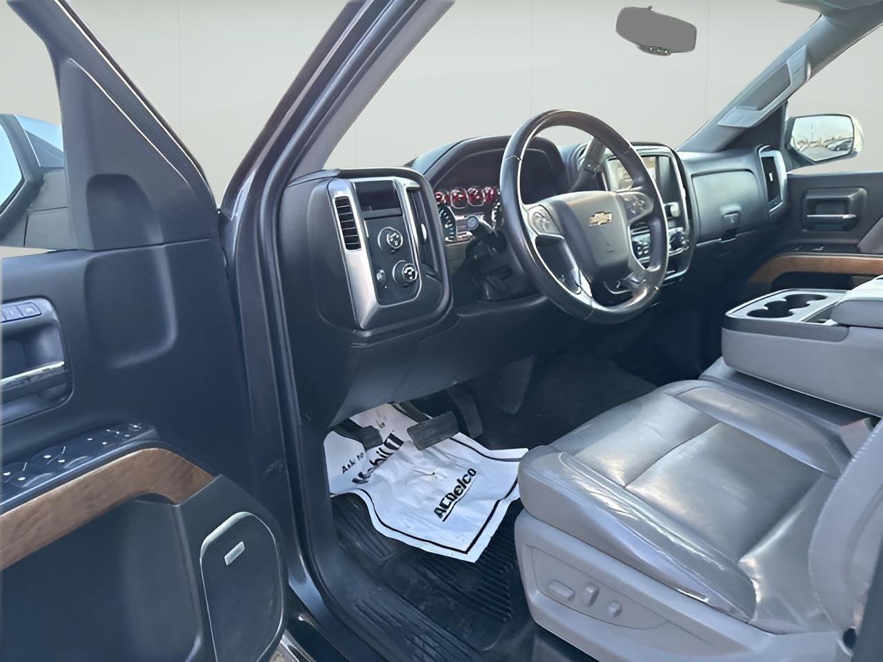 Used 2014 Chevrolet Silverado 1500 LTZ AWD/4WD image 15