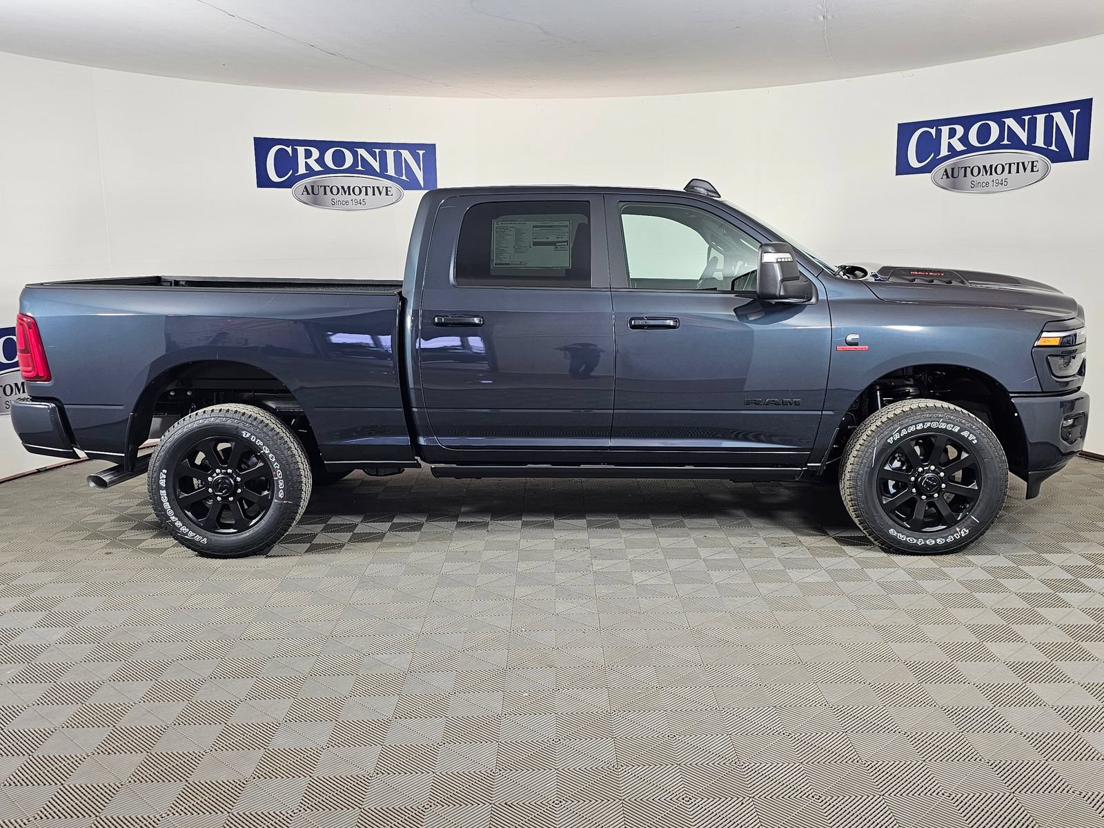 New 2026 RAM 2500 Laramie AWD/4WD image 31