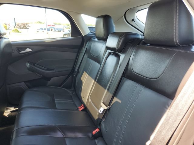 Used 2014 Ford Focus Titanium w/ Luxury Package FWD image 33