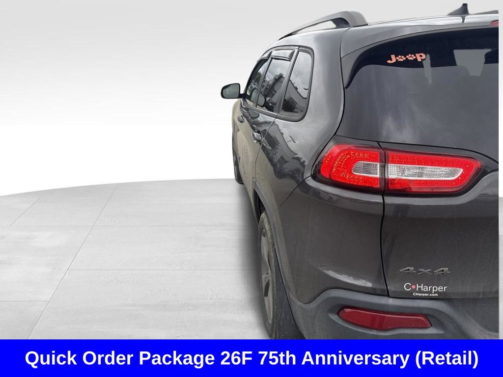 Used 2016 Jeep Cherokee Latitude AWD/4WD image 4