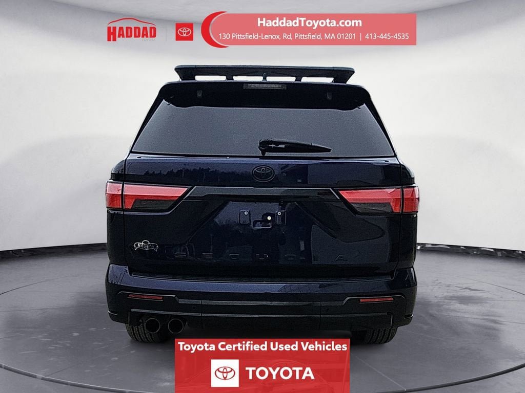 Used 2024 Toyota Sequoia Platinum AWD/4WD image 4