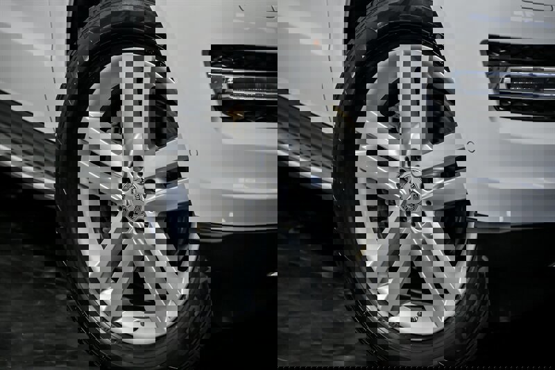 Used 2016 Mercedes-Benz GL 320 BlueTEC 4MATIC image 3